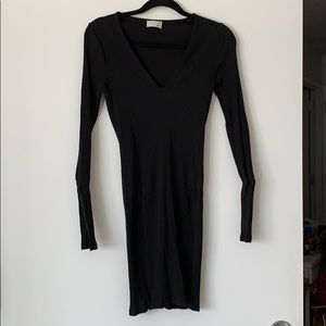 Aritzia Wilfred free black v-neck dress